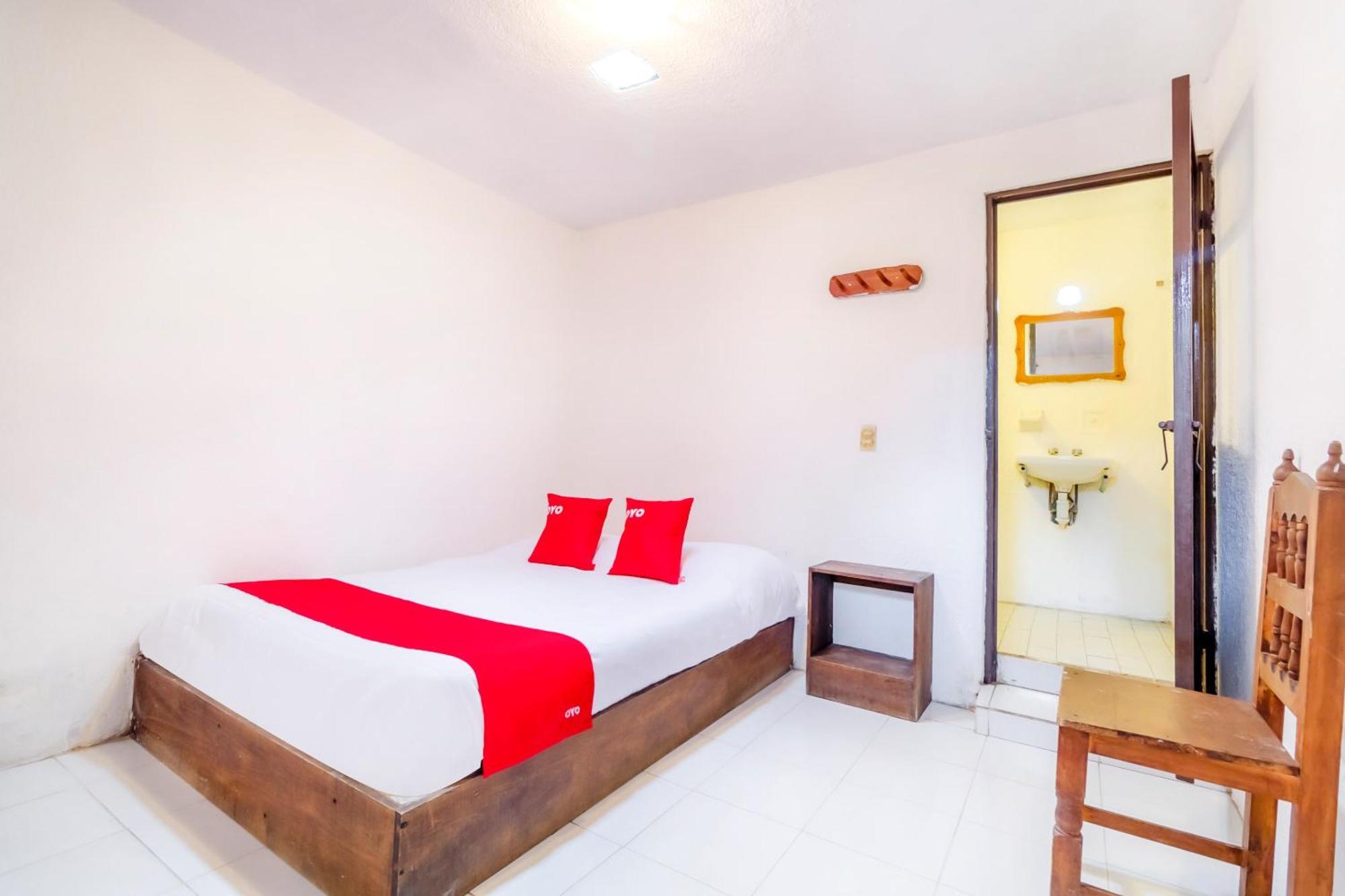 Oyo Hotel La Luna, Templo De Santo Domingo De Guzman San Cristóbal de Las Casas Buitenkant foto