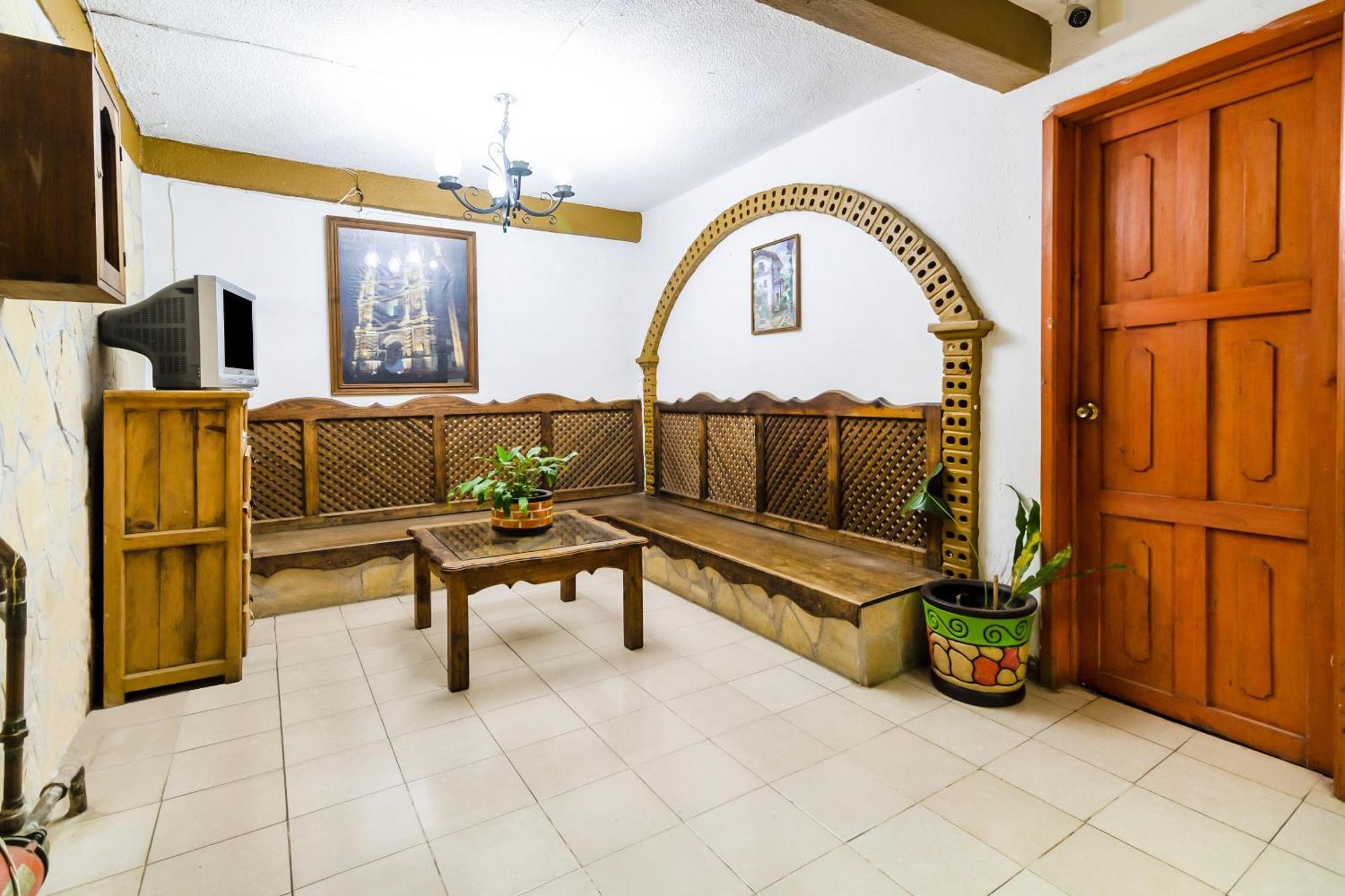 Oyo Hotel La Luna, Templo De Santo Domingo De Guzman San Cristóbal de Las Casas Buitenkant foto